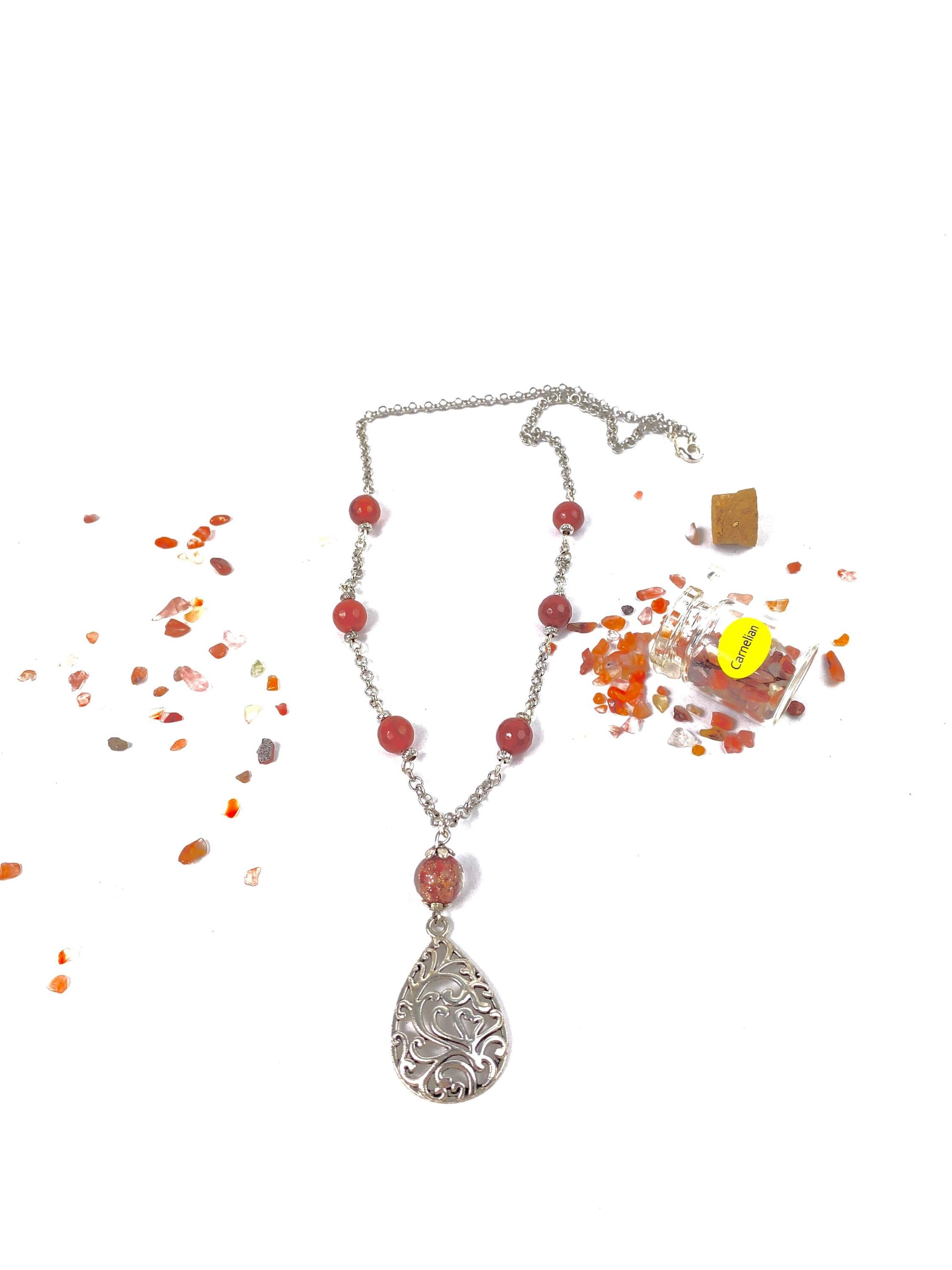 Teardrop pendant carnelian beads necklace