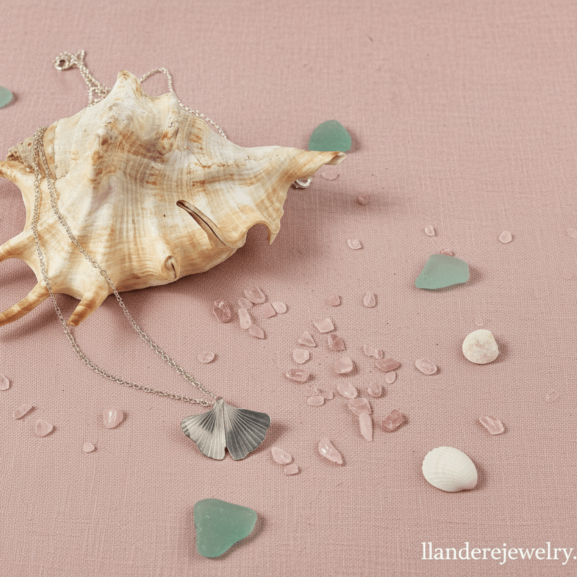 Mermaid Tail Pendant Necklace - Llandere Jewelry