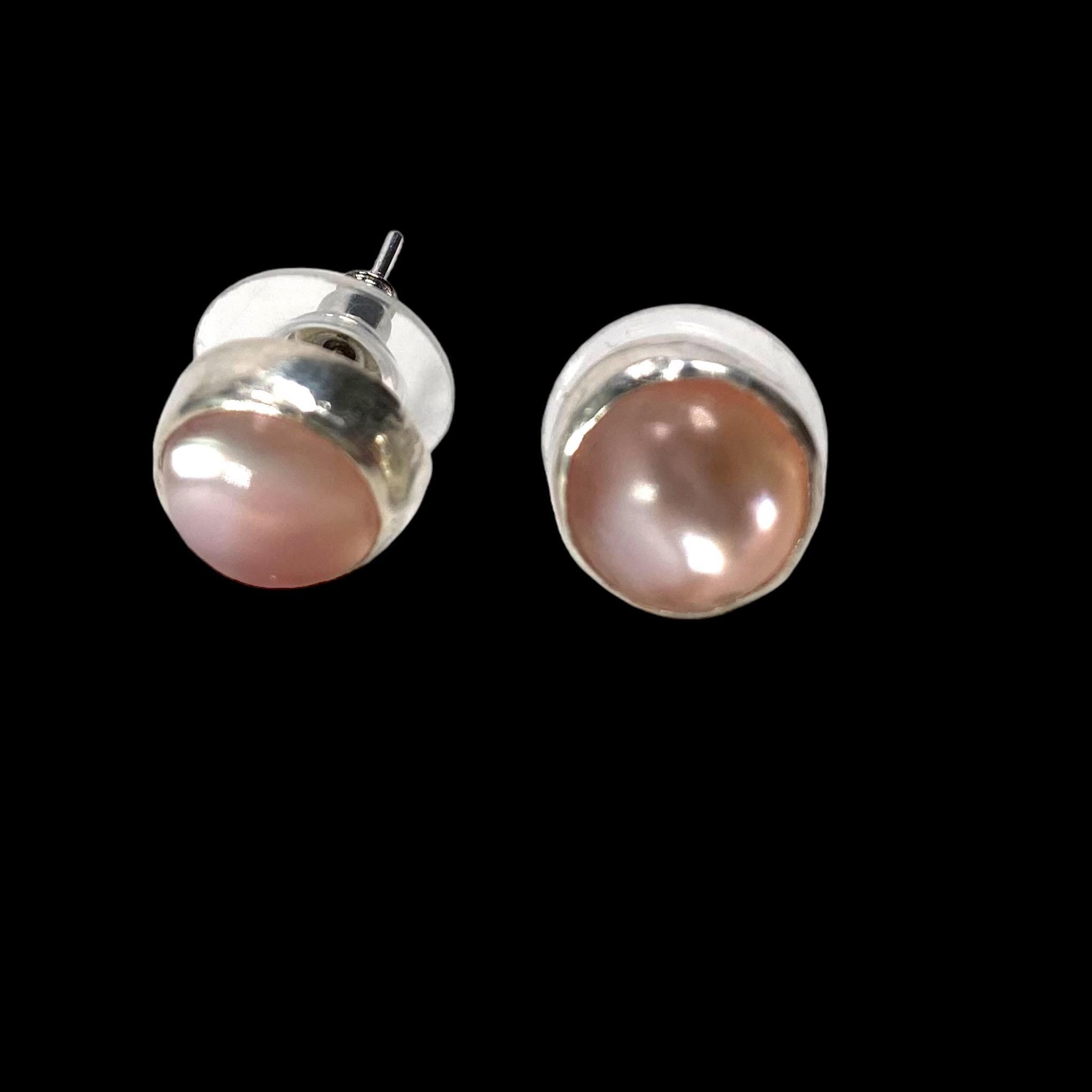 Pearl Light pink resin stud earring - Llandere Jewelry